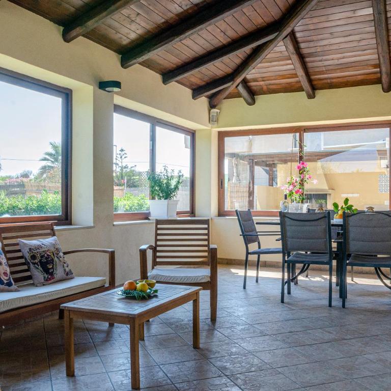Villa la Tonnara CaseSicule, Private Villa far 50 m from the Sand Beach - Casa Vacanze con 3 Camere da Letto - 1