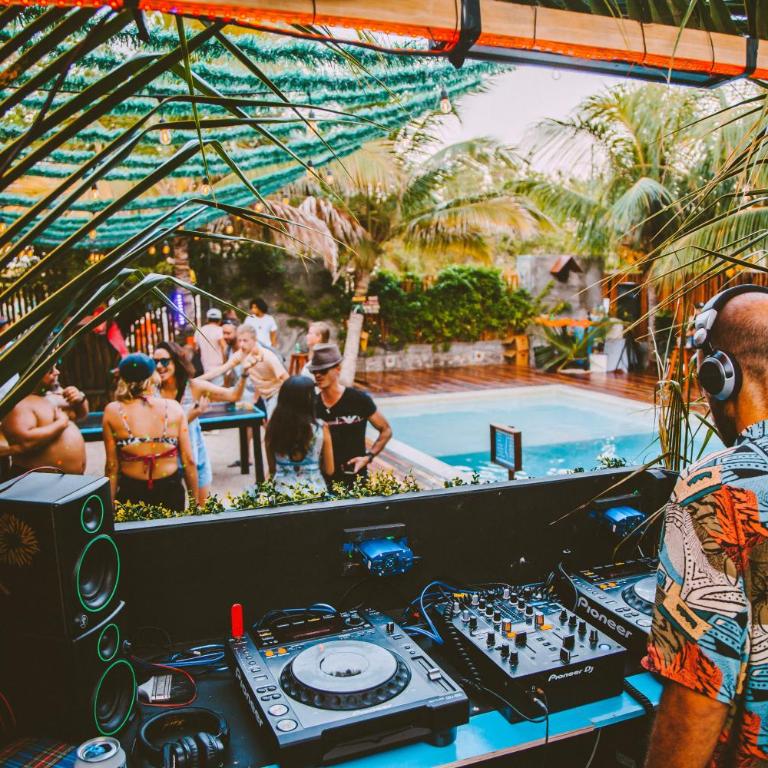 Che Holbox Hostel & Bar Adults Only - Lit dans Dortoir Mixte de 4 Lits - 8