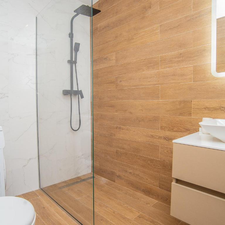 Stylish Two Bedroom Apartment at Ljubovic-Hill Park - Two-Bedroom Apartment - 26