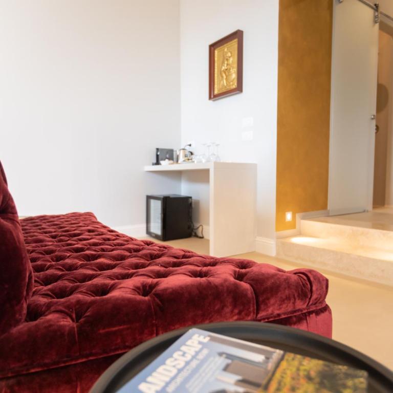 Domus 21 Luxury Suites - Superior King Room - 3