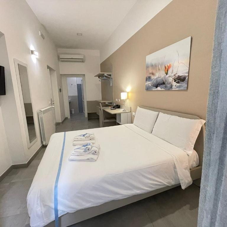 Le Quattro Stagioni - Rooms & Suites - Standard Double Room - 7