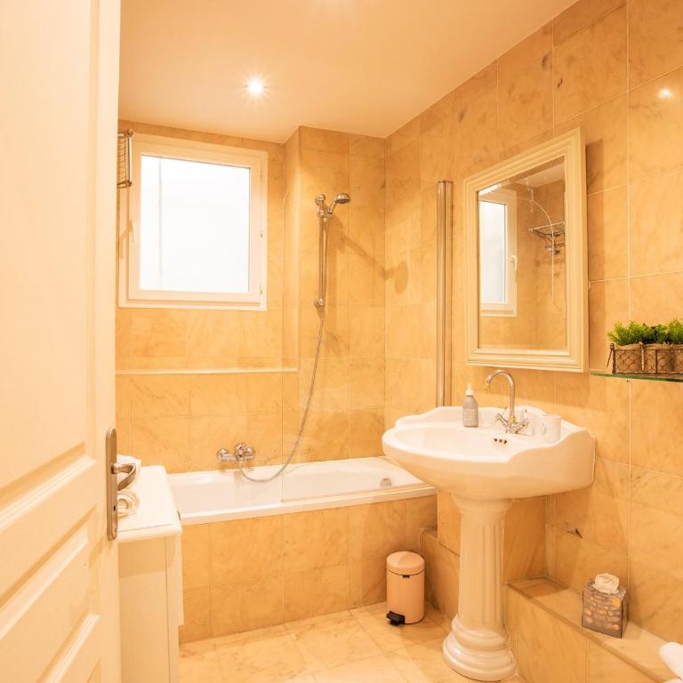 LE FOCH AP4244 By Riviera Holiday Homes - Appartement 2 Chambres - 18
