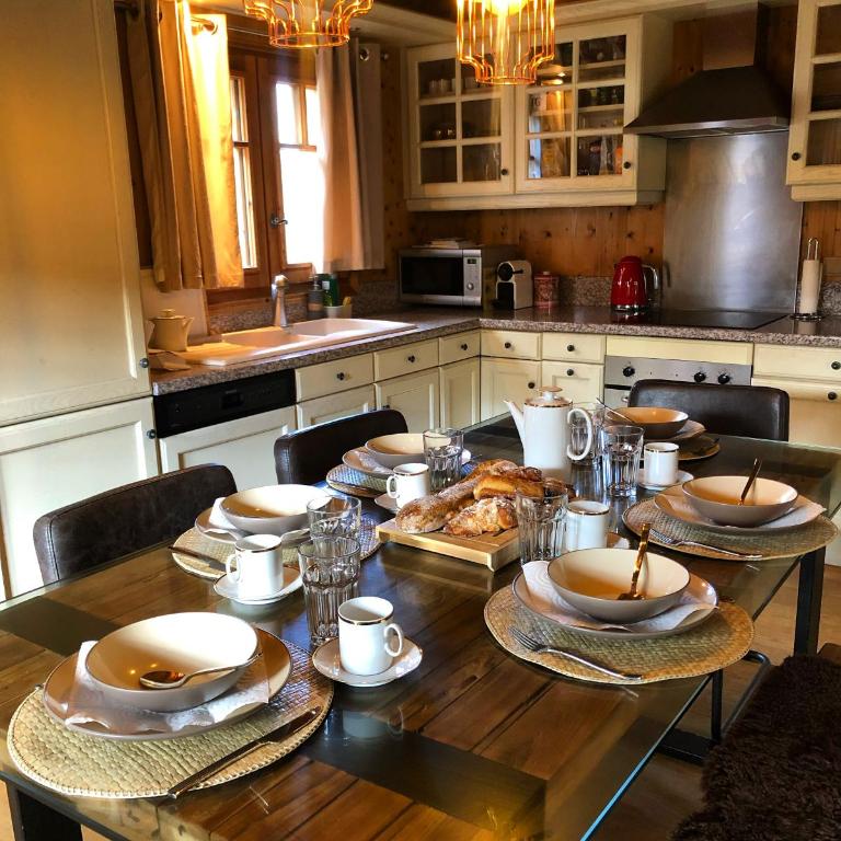 Chamonix Chalet with Mont Blanc Views Near Town Centre - Parking & Sauna - Chalet mit 3 Schlafzimmern - 4