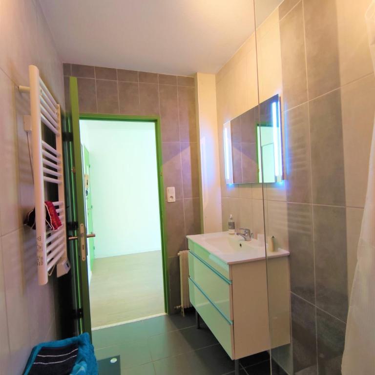 6 appartements et 4 adresses à mi-chemin entre le Vieux Port et l île de Ré - Appartement avec Balcon - 9