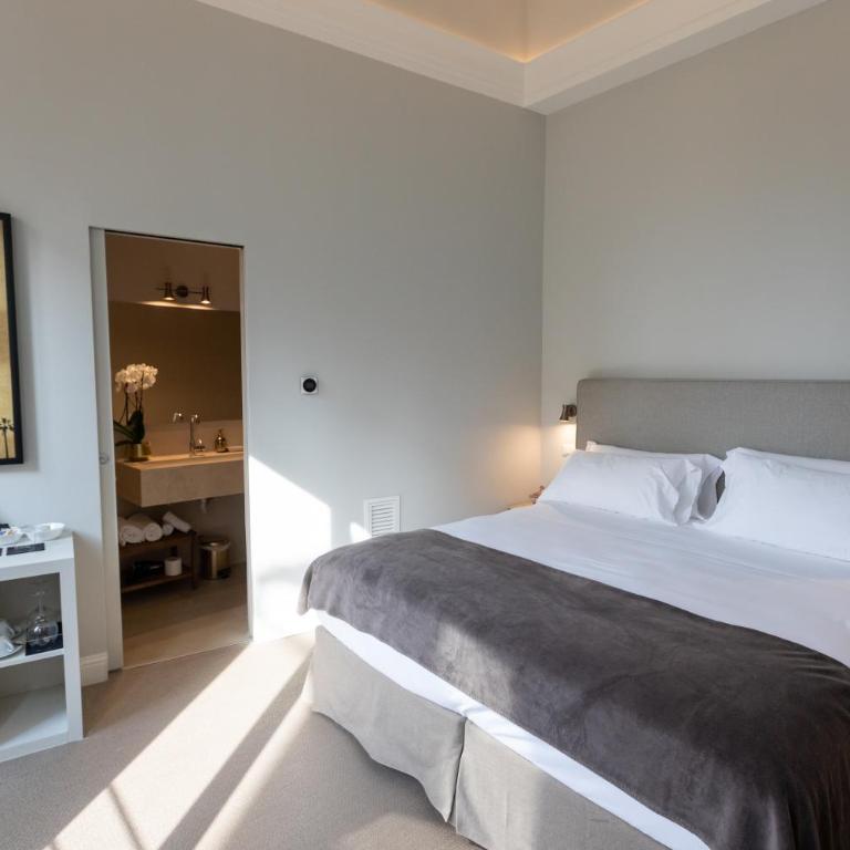 Domus 21 Luxury Suites - Deluxe Double or Twin Room with City View - 2