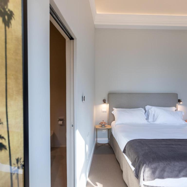 Domus 21 Luxury Suites - Deluxe Double or Twin Room with City View - 1