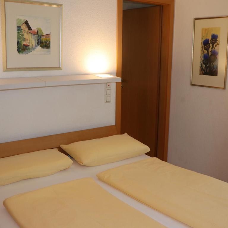 Ferienwohnungen Stuhlreiter GbR - Apartment mit 2 Schlafzimmern - 3