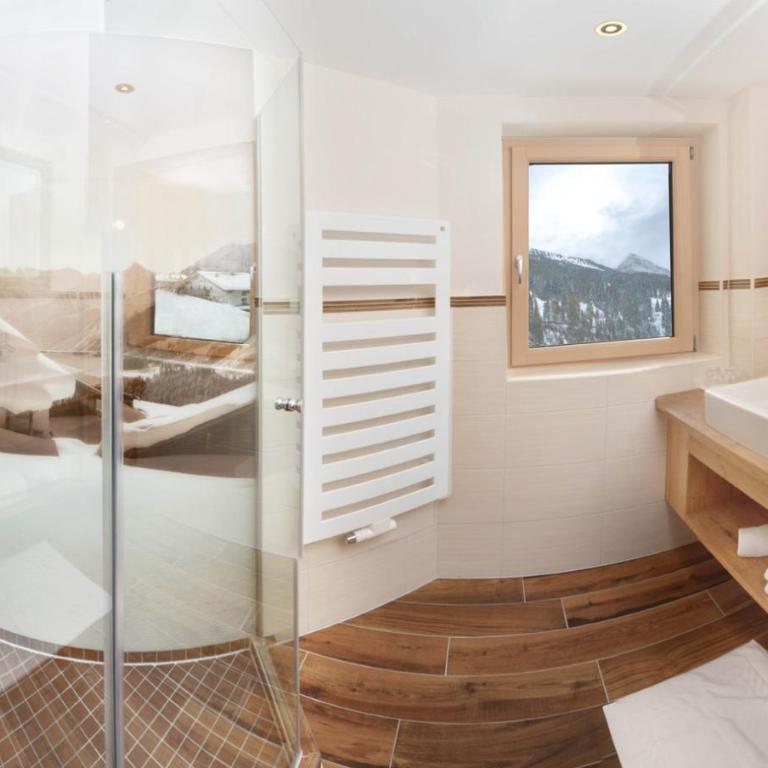 Hotel Jäger - Deluxe Doppelzimmer mit einem Balkon oder einer Terrasse - 9