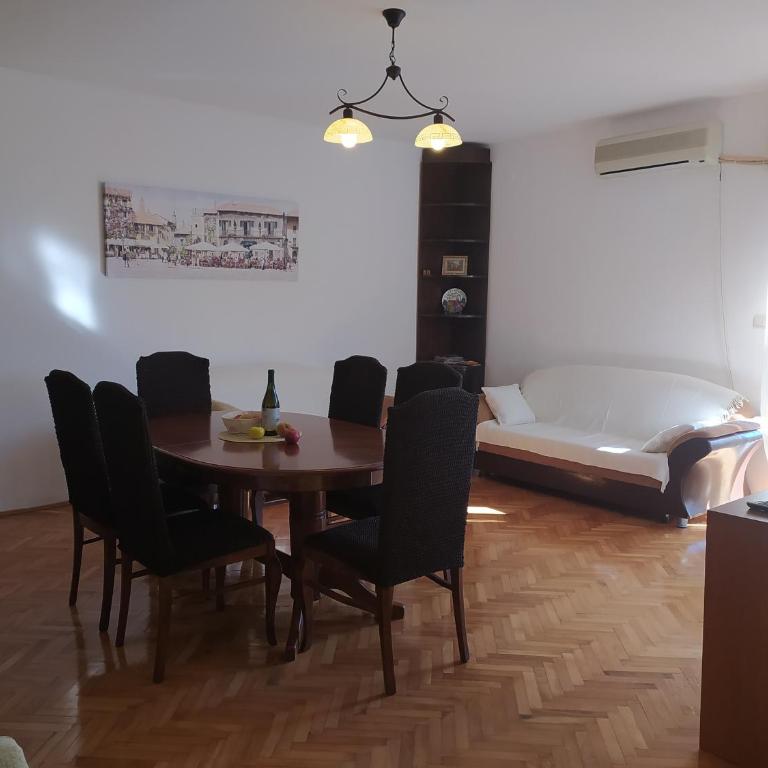 City life apartman - Two-Bedroom Apartment - 8