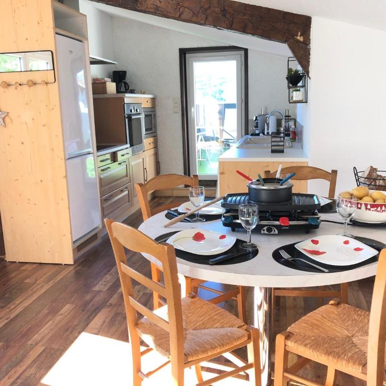 Les Apparts de la Tourronde - Appartement avec Vue sur la Montagne - 13
