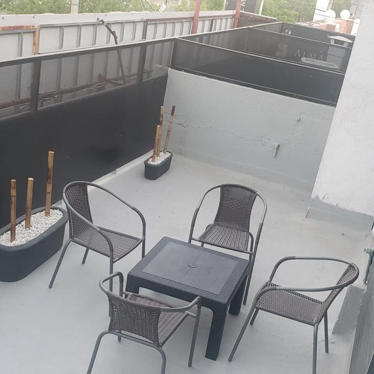 Amplio Dpto s/Av Rafael Nuñez - cerro de las rosas - Apartamento de 2 dormitorios - 26