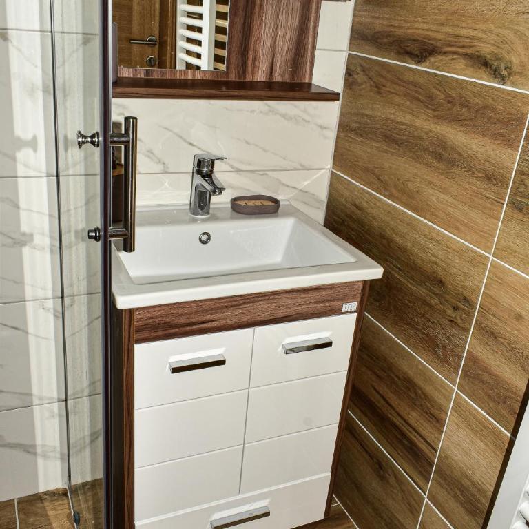 Infinity Gorstak 3 - One-Bedroom Apartment - 4