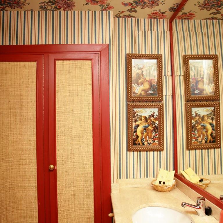 Hotel Almud - Chambre Double ou Lits Jumeaux avec Lit d'Appoint - 6