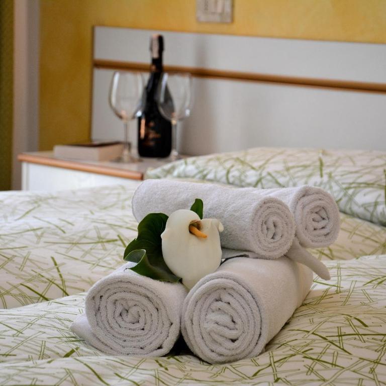 Stella D'Oro - Hotel & Apartments - Camera Matrimoniale/Doppia con Letti Singoli - 9