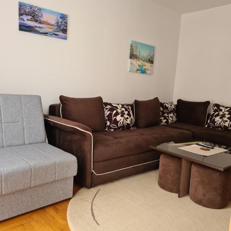 Čar30 Kraljevi čardaci - Standardni Studio - 7