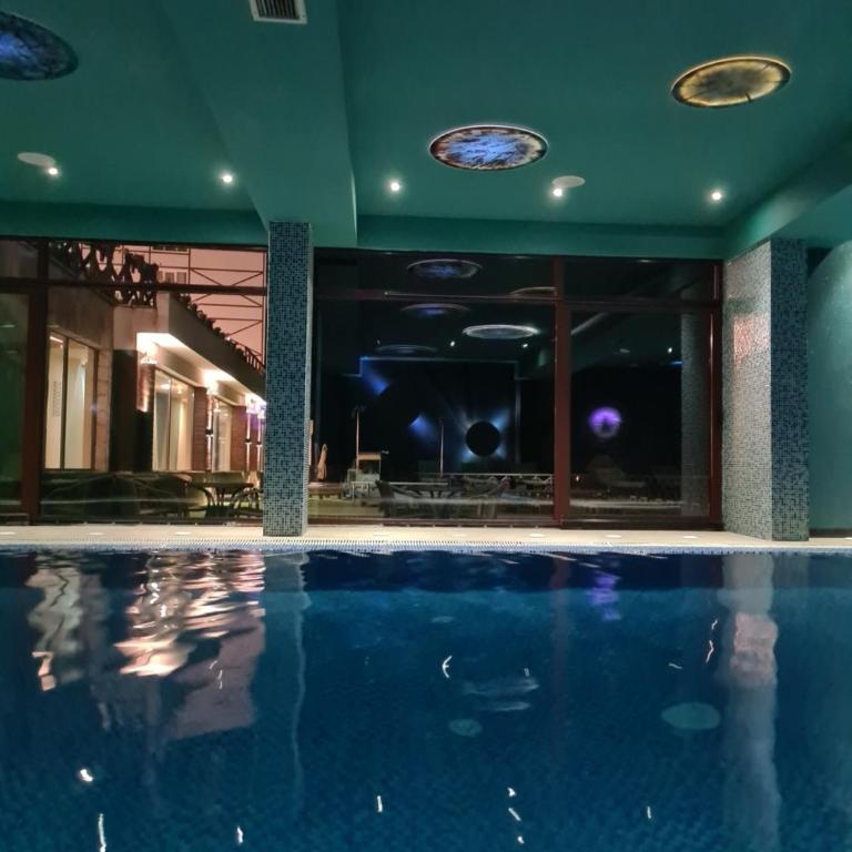 Čar30 Kraljevi čardaci - Standardni Studio - 41