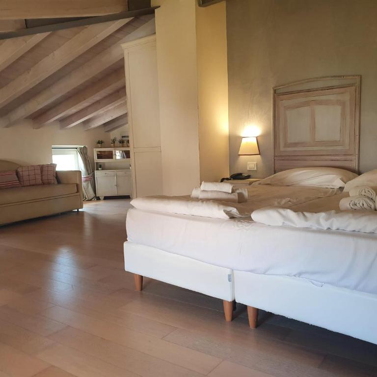 Hotel Villa Moron - Camera Quadrupla Standard - 1