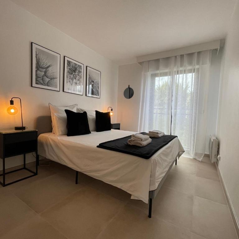 Domaine D'Ahmosis, modern 2 bedrooms refurbished apartment, f3 moderne fraichement rénové - Apartamento de 2 dormitorios - 1