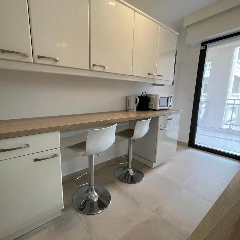 Domaine D'Ahmosis, modern 2 bedrooms refurbished apartment, f3 moderne fraichement rénové - Apartamento de 2 dormitorios - 18