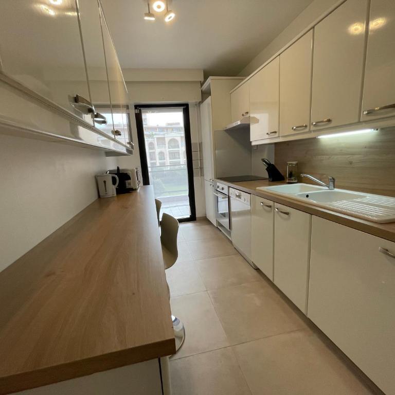 Domaine D'Ahmosis, modern 2 bedrooms refurbished apartment, f3 moderne fraichement rénové - Apartamento de 2 dormitorios - 17