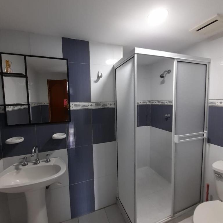 Apartamento en Cartagena Edificio El conquistador Sector el Laguito - By Corfeinco - Apartamento de 2 dormitorios - 8