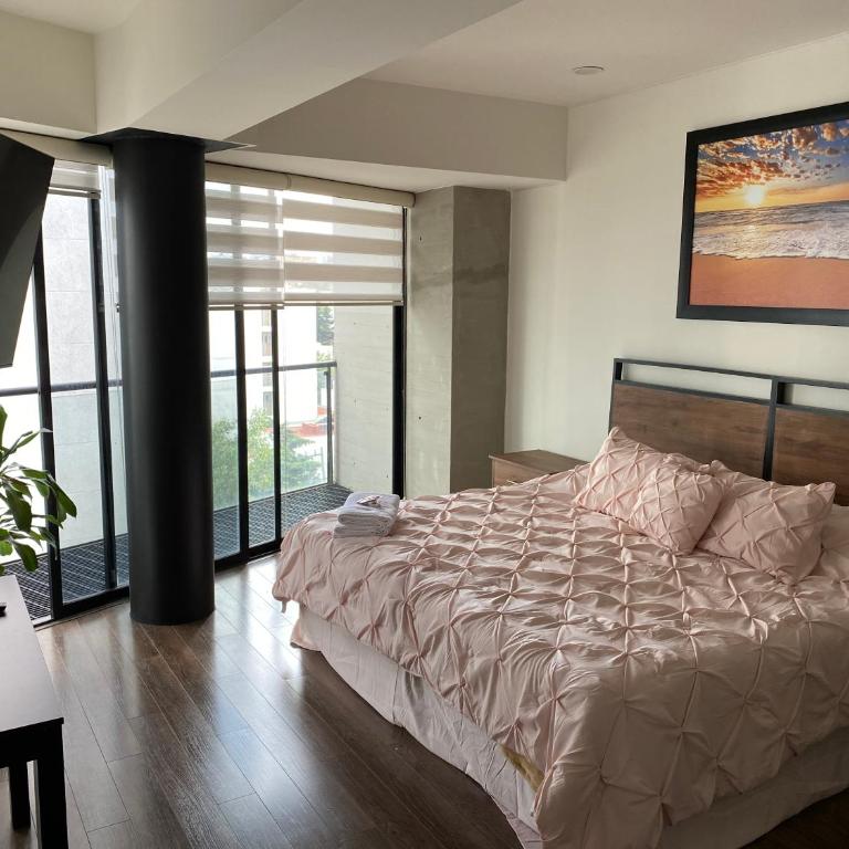 Chicago House - Apartment with Balcony - 1