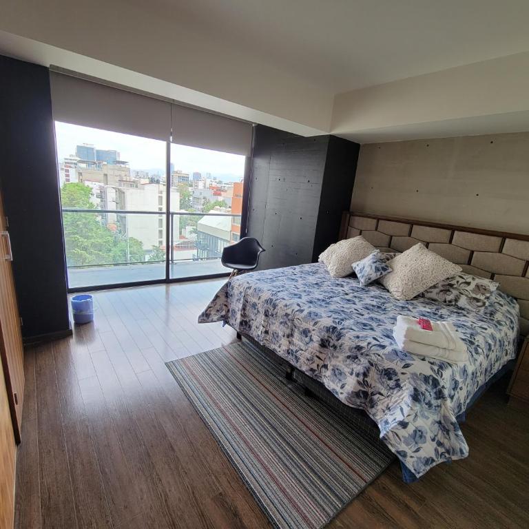 Chicago House - Three-Bedroom Apartment - 1