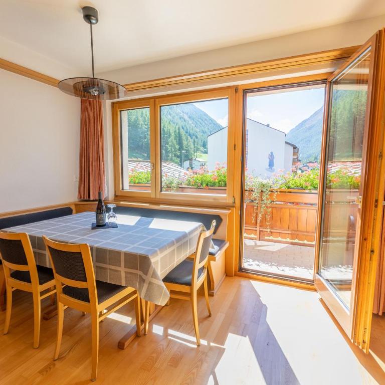 Apartments Saasunia - Deluxe Apartment mit 3 Schlafzimmern - 10