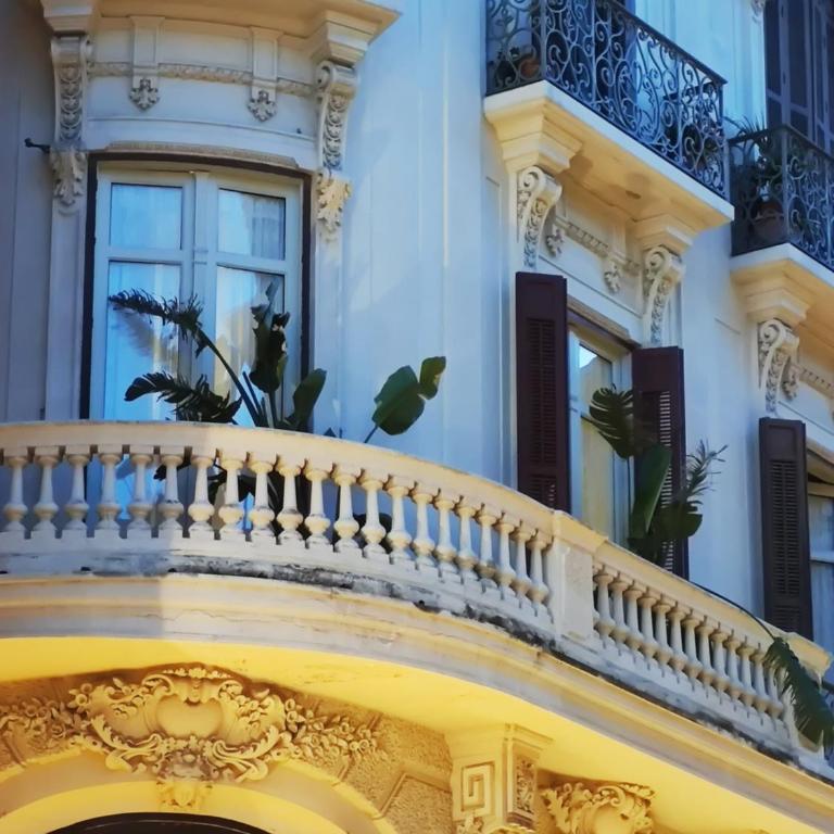 Historic 19th-Century Apartment with Balcony Overlooking Plaza - Deluxe Apartment - 1