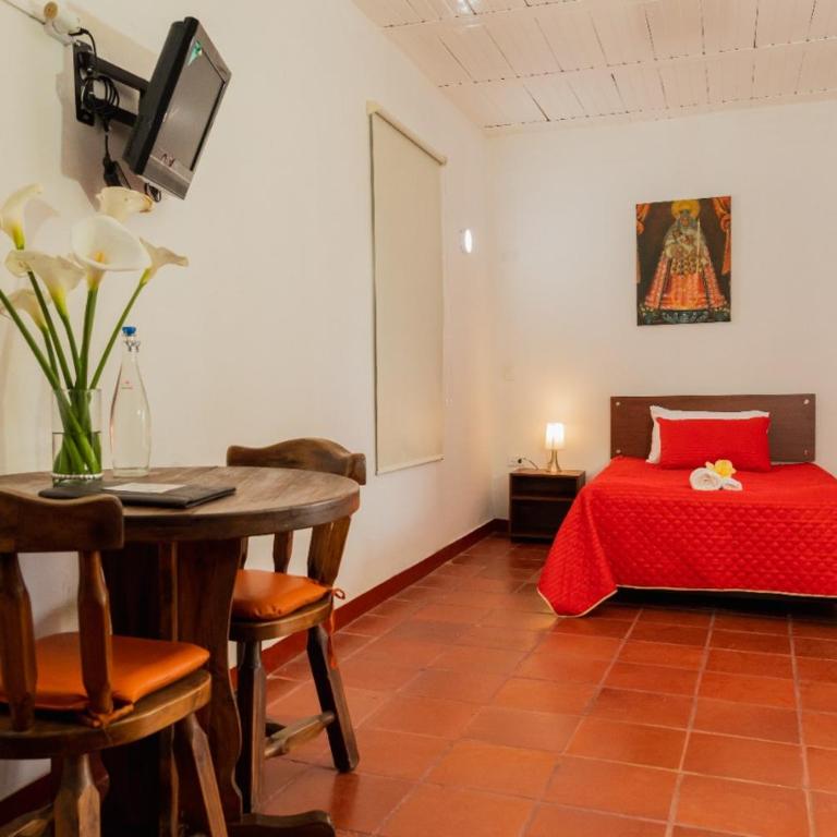hotel villa claudia - Habitación Doble - 2 camas dobles - 5