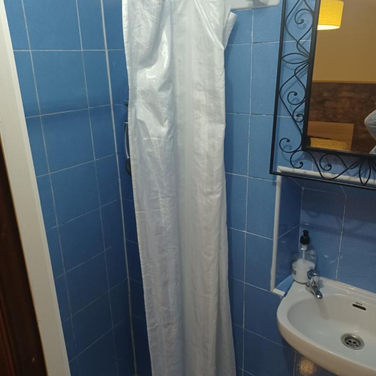 Hostal Forest - Habitación Doble con baño privado - 2 camas - 2
