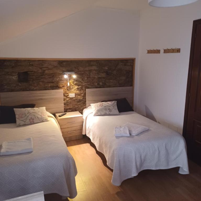 Hostal Forest - Habitación Doble con baño privado - 2 camas - 4