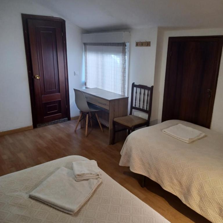 Hostal Forest - Habitación Doble con baño privado - 2 camas - 5