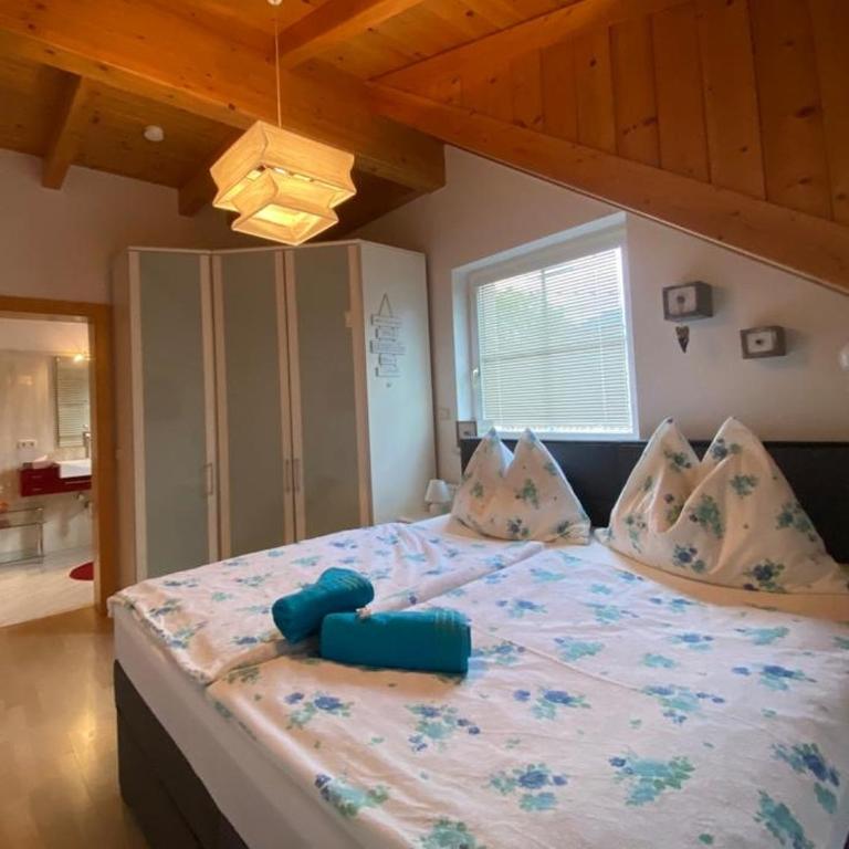 Gasthaus zum Fuchs - Familie Andrä - Doppelzimmer mit Balkon - 9