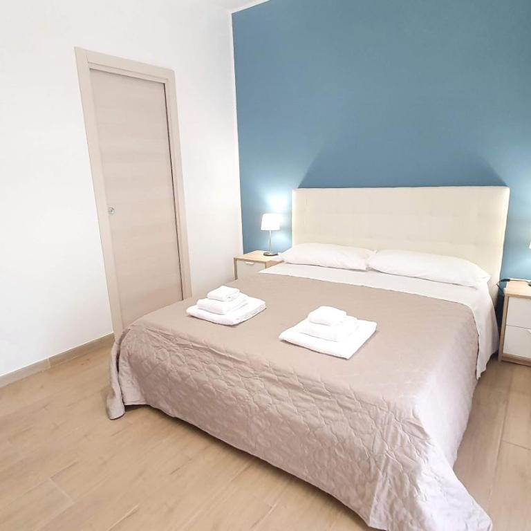 Comfy Vito Rooms with Ensuite and Parking - Bari Policlinico - Double Room with Private Bathroom - 14