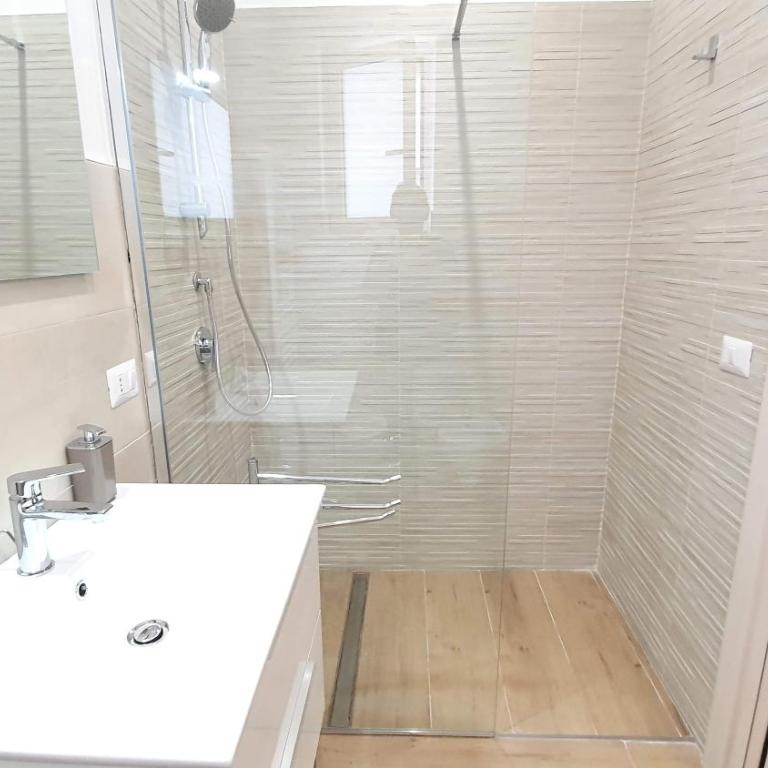 Comfy Vito Rooms with Ensuite and Parking - Bari Policlinico - Triple Room - 16