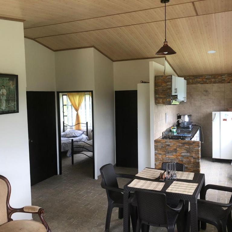 Propiedad cerrada - Casa de 3 dormitorios - 1