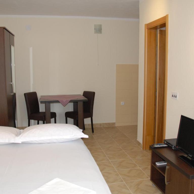 Guest House Evropa 2 - One-Bedroom Apartment - 3
