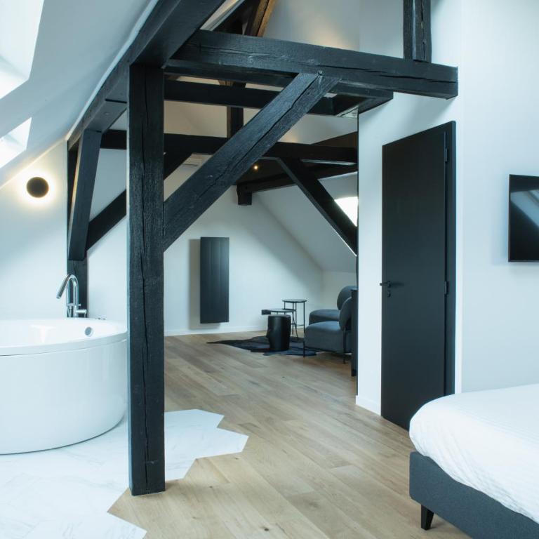 JAMES Résidence & Spa - Suite avec Jacuzzi - 2