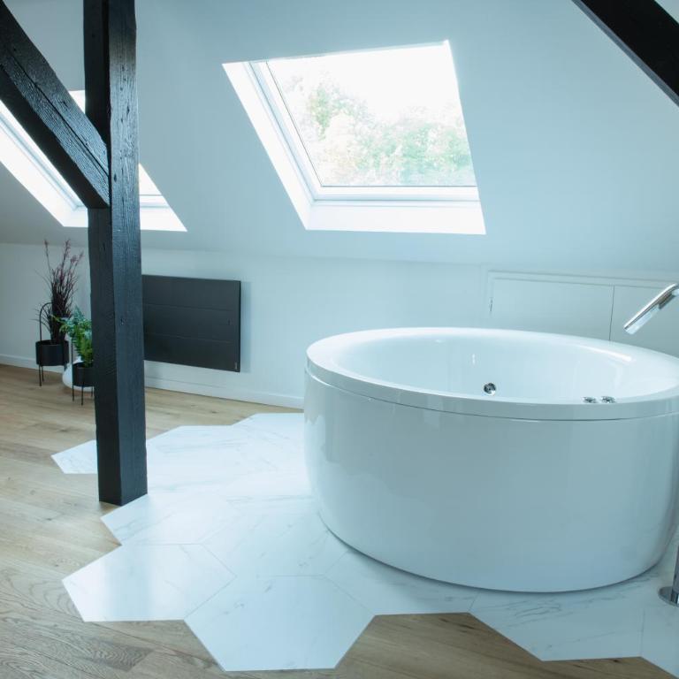 JAMES Résidence & Spa - Suite avec Jacuzzi - 3