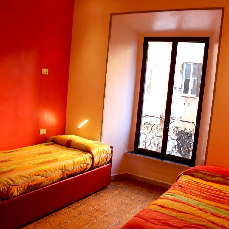 Legend R.G. - Posto Letto in Dormitorio Misto con 4 Letti - 9