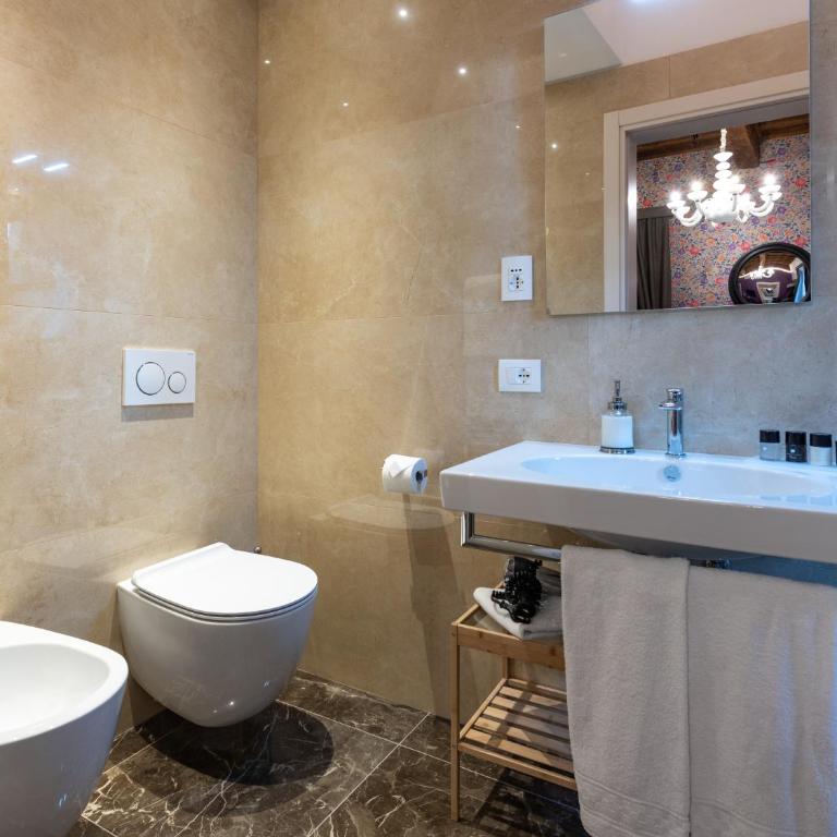 Kairos by Florence Art Apartments - Suite Deluxe - 4