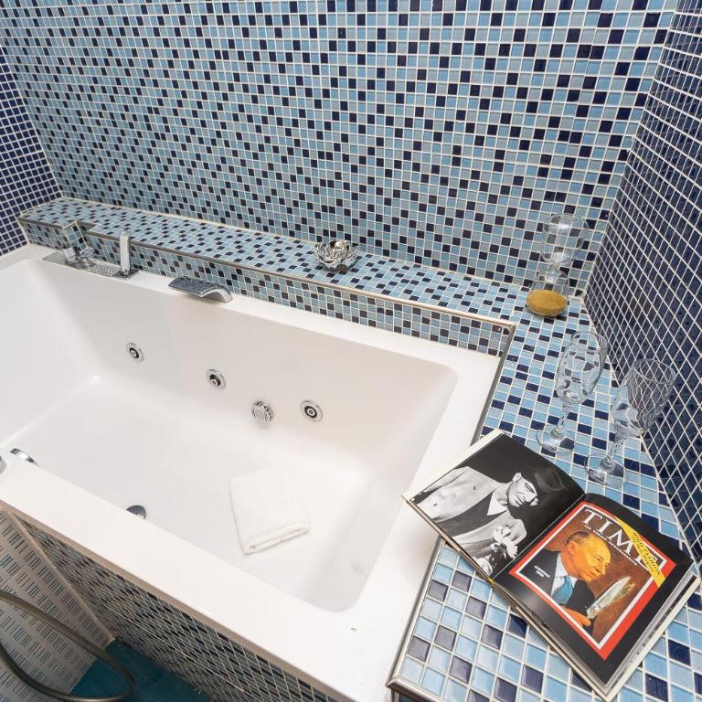 Hotel Castellino Roma - Triple Room with Bath - 8