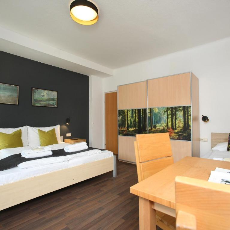Seehotel Sissi am Zeller See - Doppelzimmer mit Balkon - 5