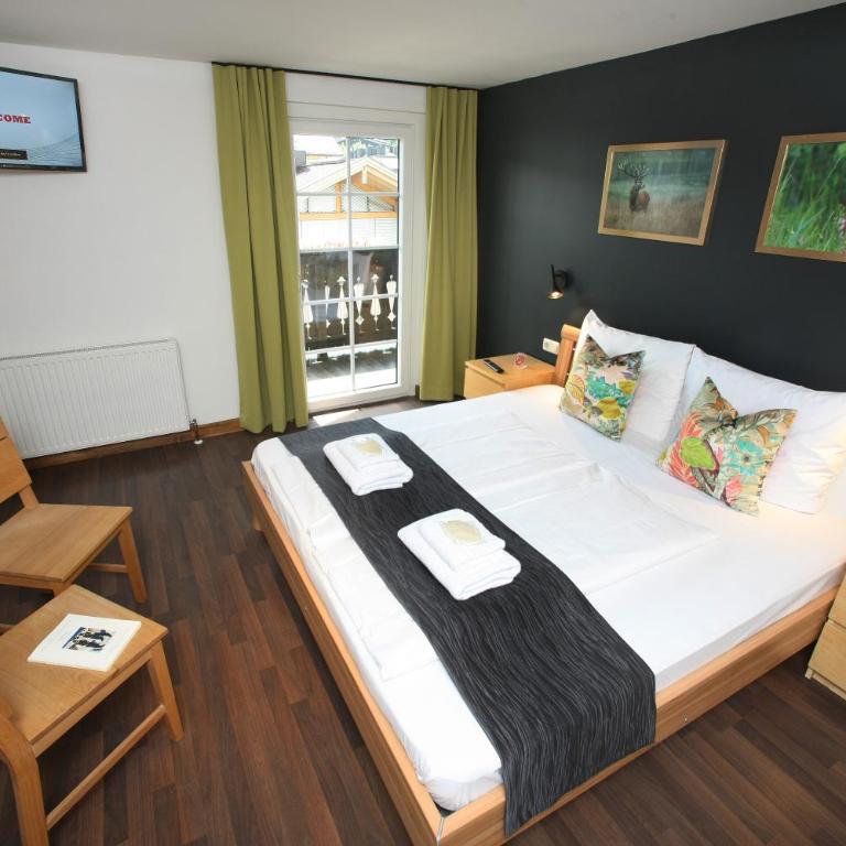 Seehotel Sissi am Zeller See - Doppelzimmer mit Balkon - 4