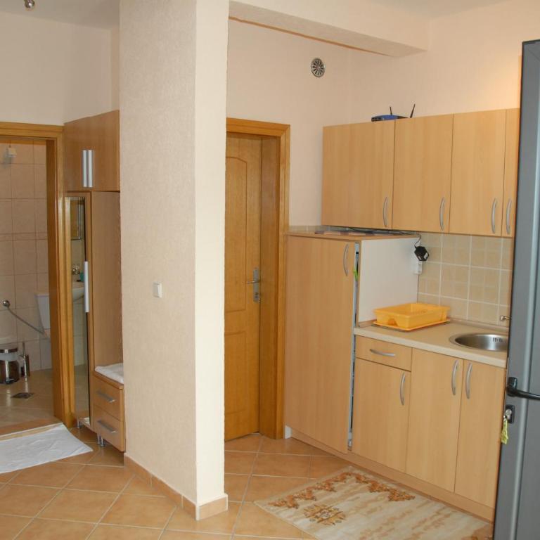 Guest House Evropa 2 - Two-Bedroom Apartment with Sea View - 21