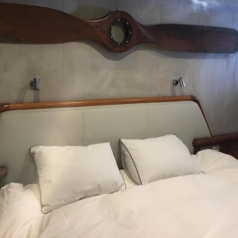 The boathouse - Deluxe Queen Room - 18