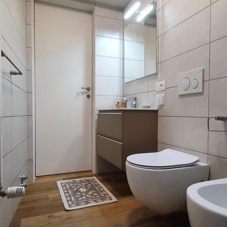 Lady Camollia Apartment - Three-Bedroom Apartment - 16