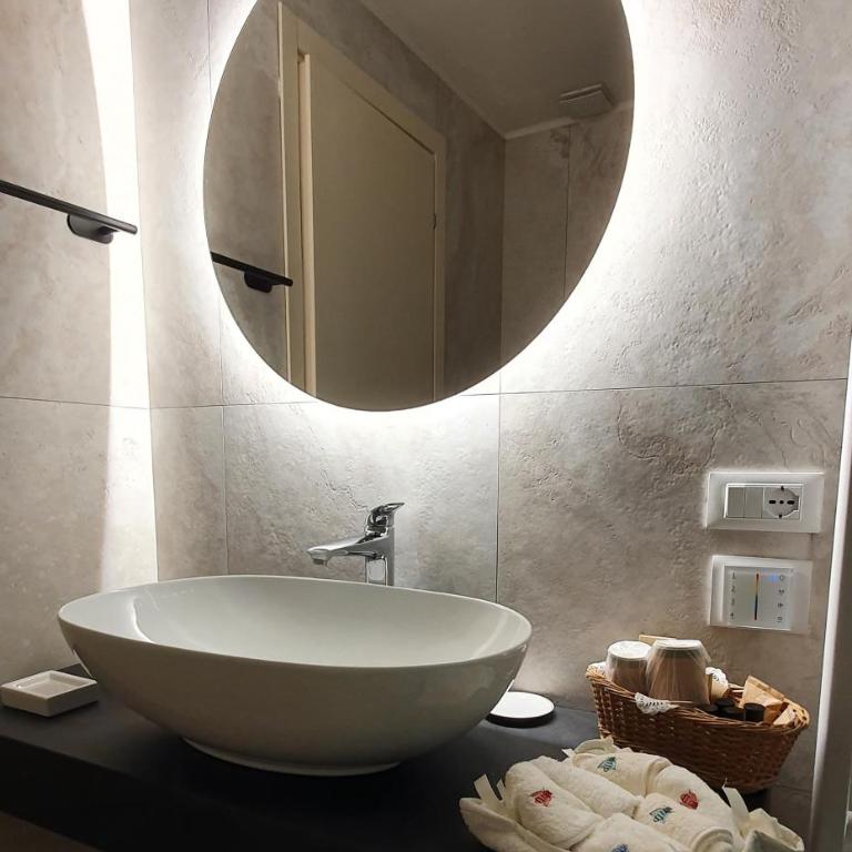 Lady Camollia Apartment - Three-Bedroom Apartment - 17