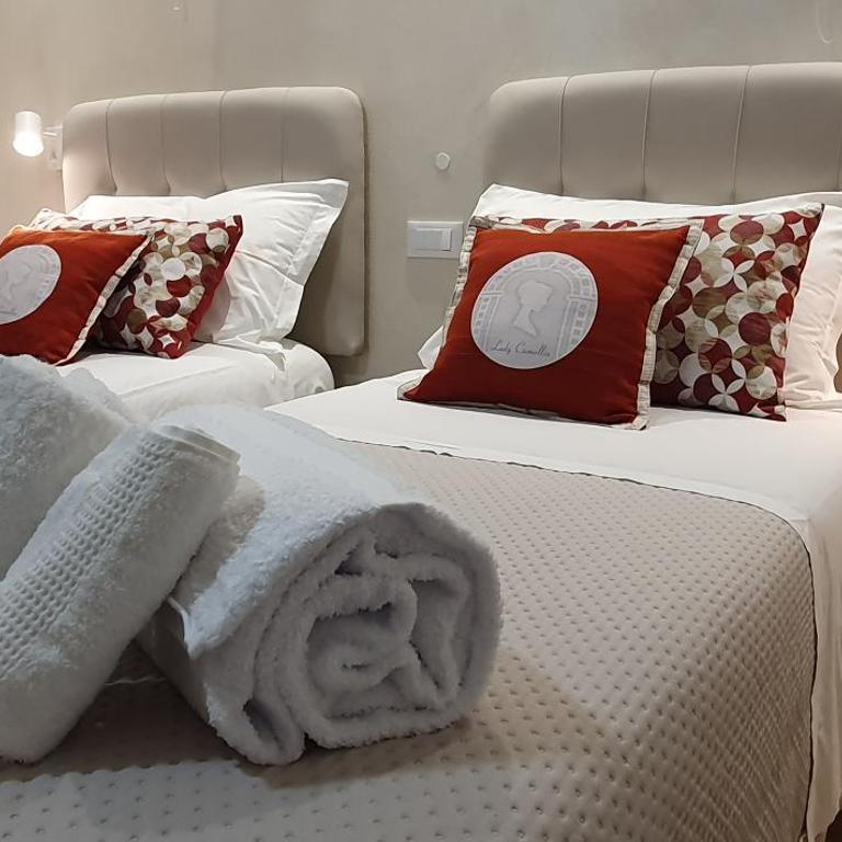 Lady Camollia Apartment - Three-Bedroom Apartment - 25